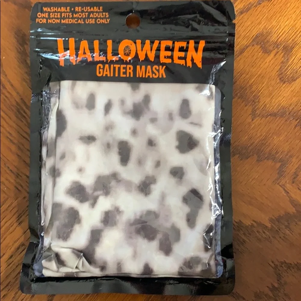 Snow Leopard Face Gaiter